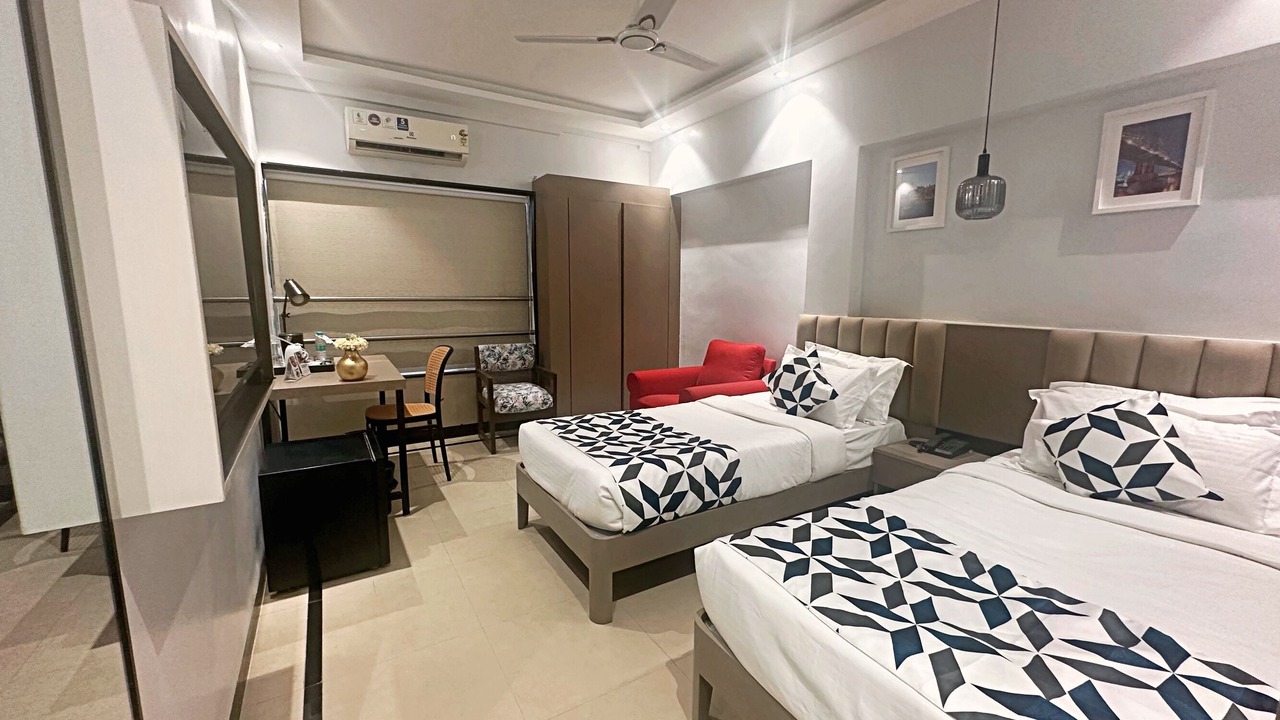 Photo of Bedroom in Juhu
