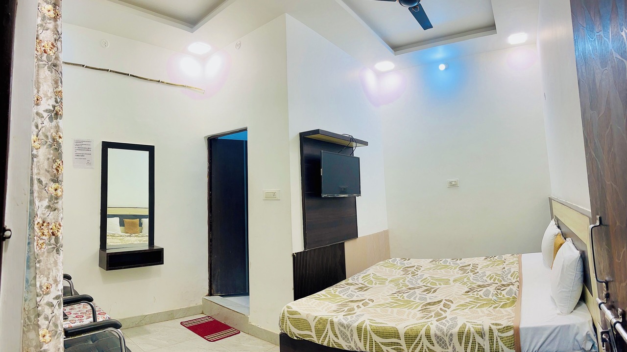 Photo of Bedroom in Taj Ganj
