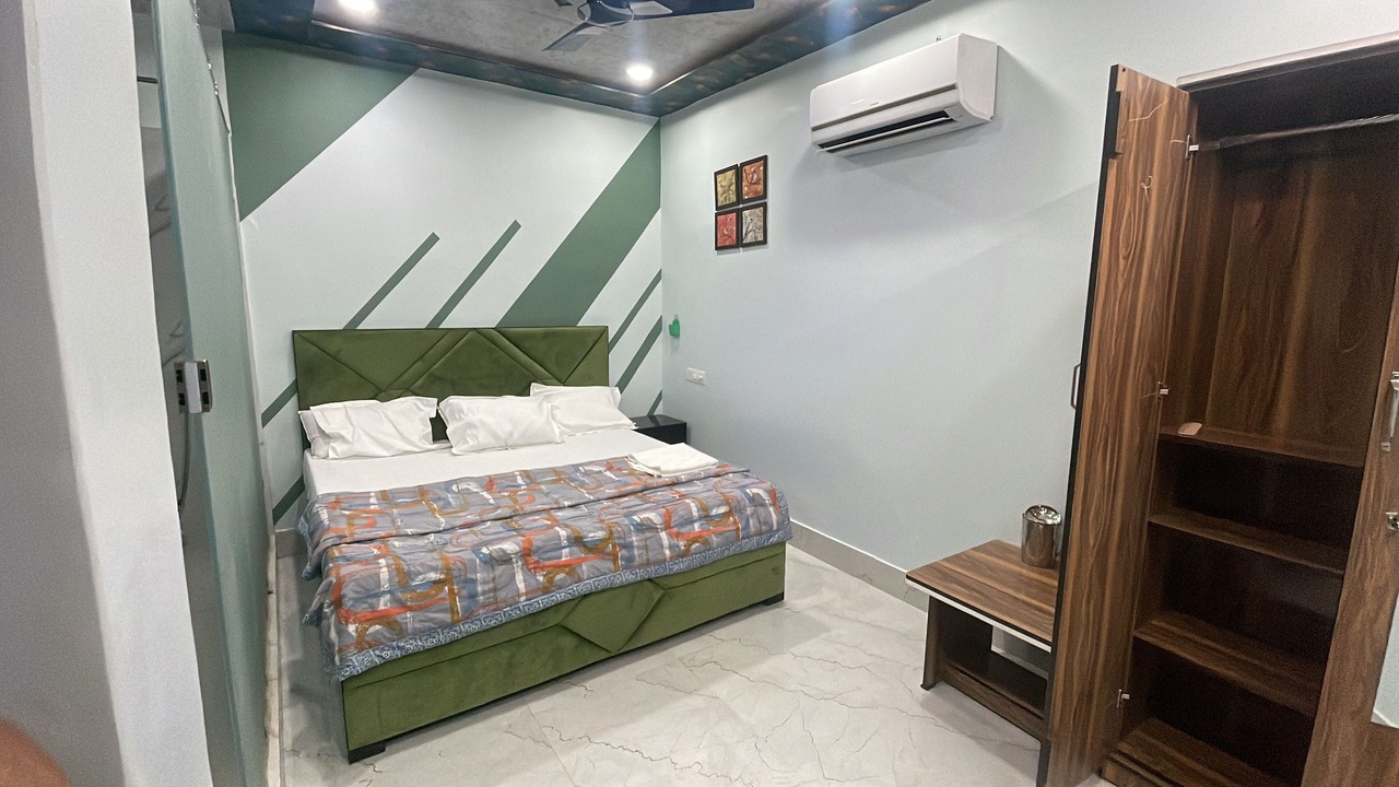 Photo of Bedroom in Taj Ganj