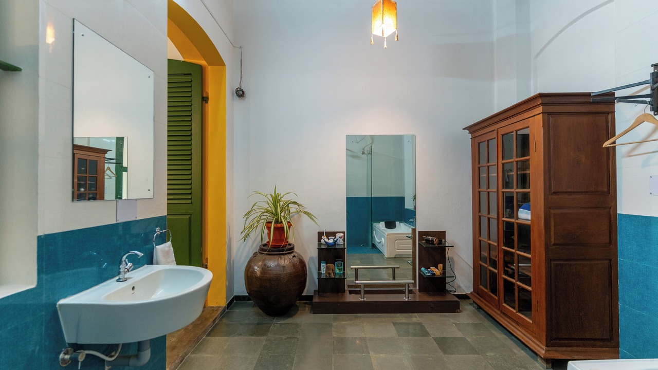 Photo of Bathroom in White Town