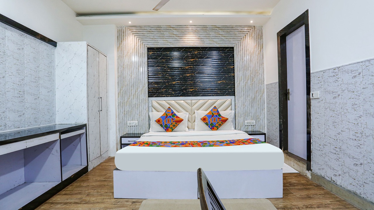 Photo of Bedroom in Karol Bagh