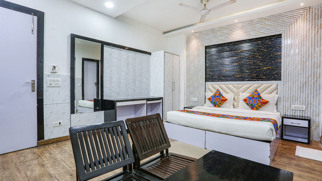 Photo of Bedroom in Karol Bagh