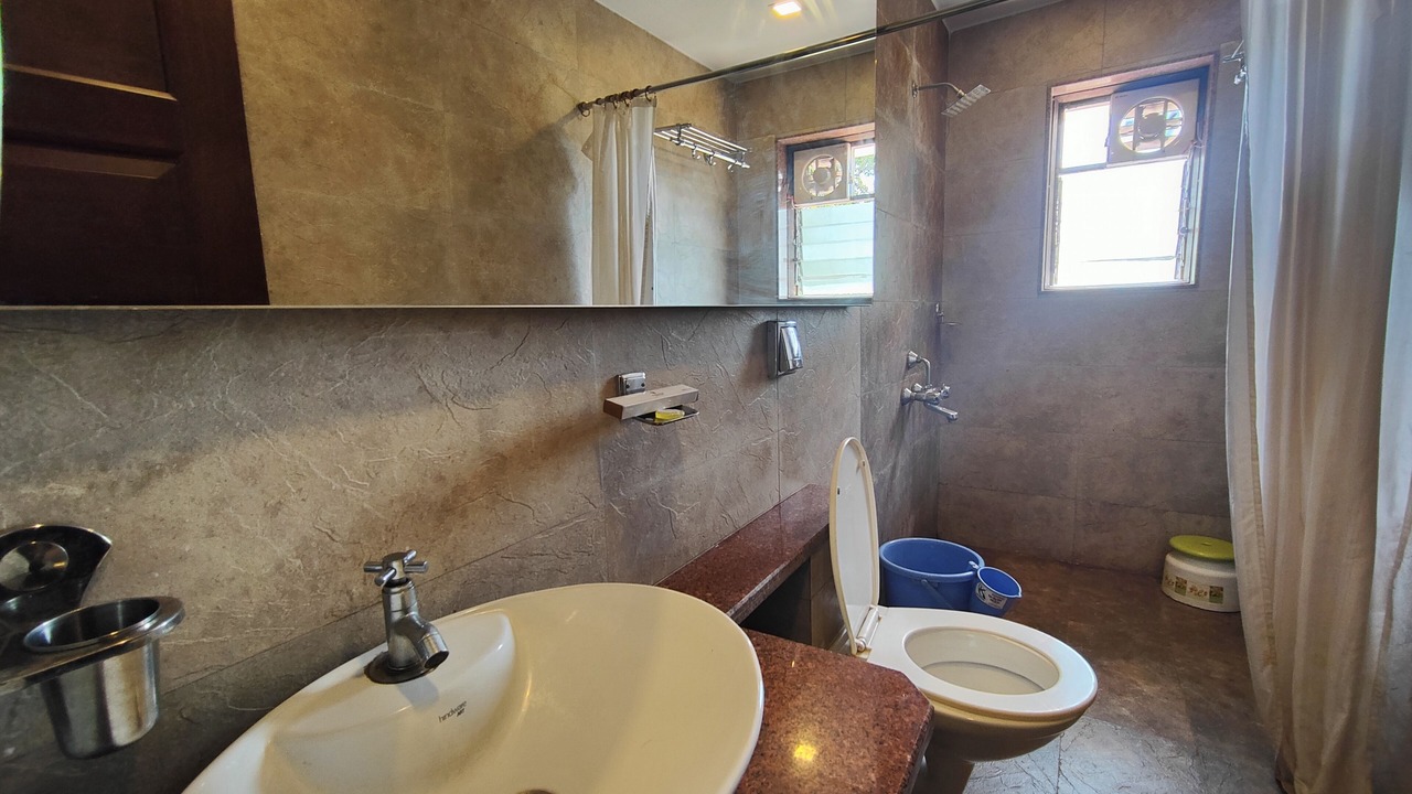 Photo of Bathroom in Mahabaleshwar
