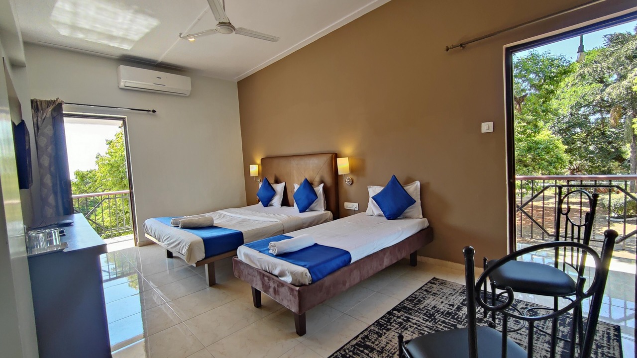 Photo of Bedroom in Mahabaleshwar