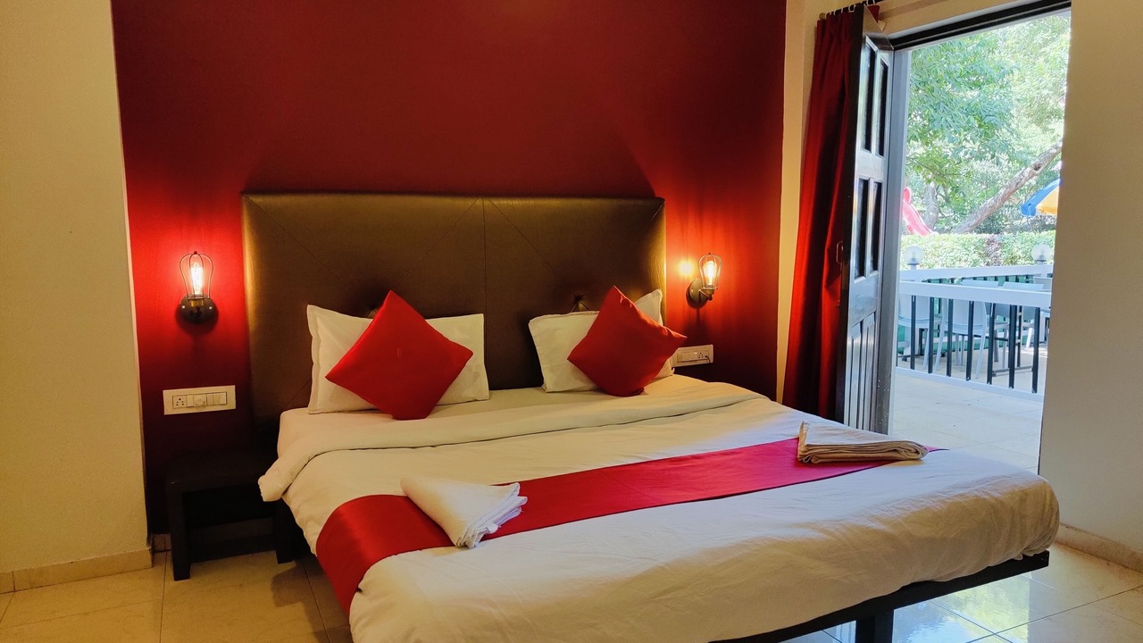 Photo of Bedroom in Mahabaleshwar