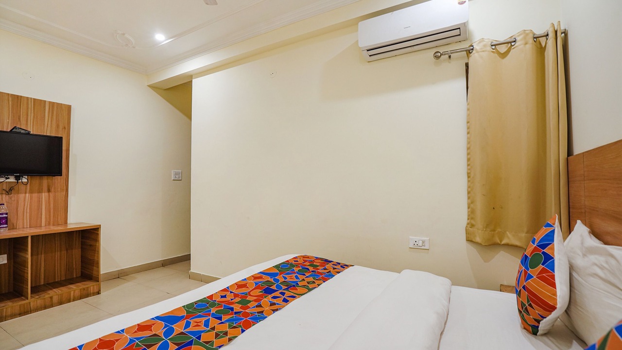 Photo of Bedroom in Sector 62
