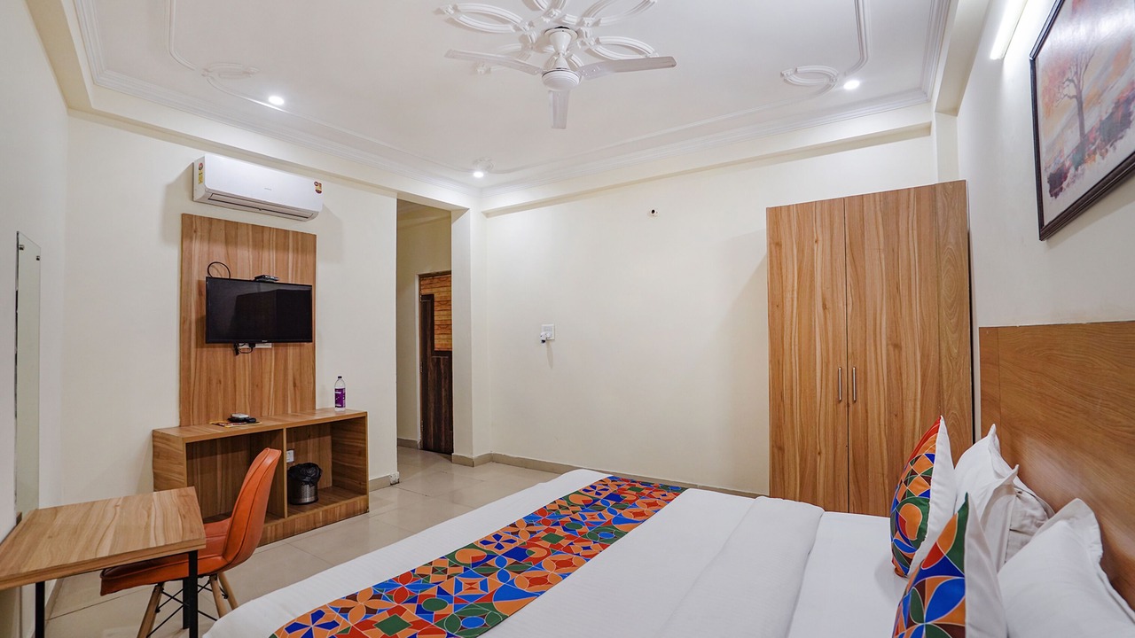 Photo of Bedroom in Sector 62