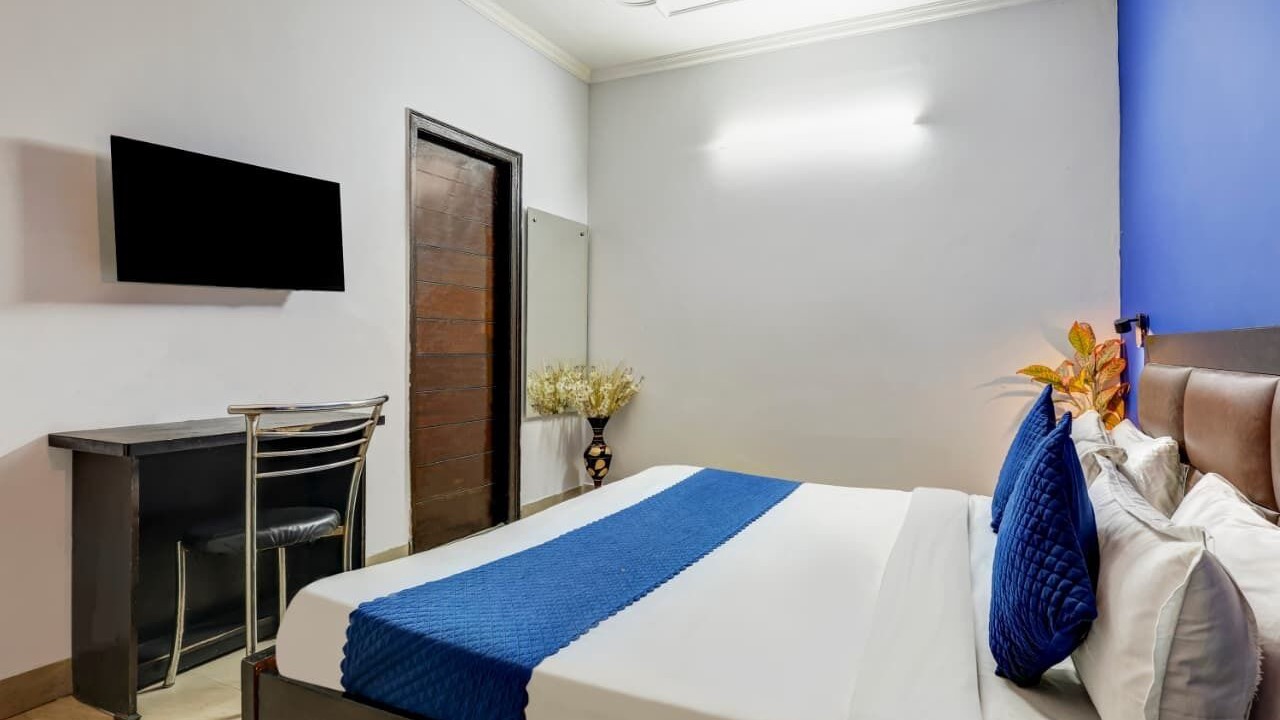 Photo of Bedroom in Sainik Farm