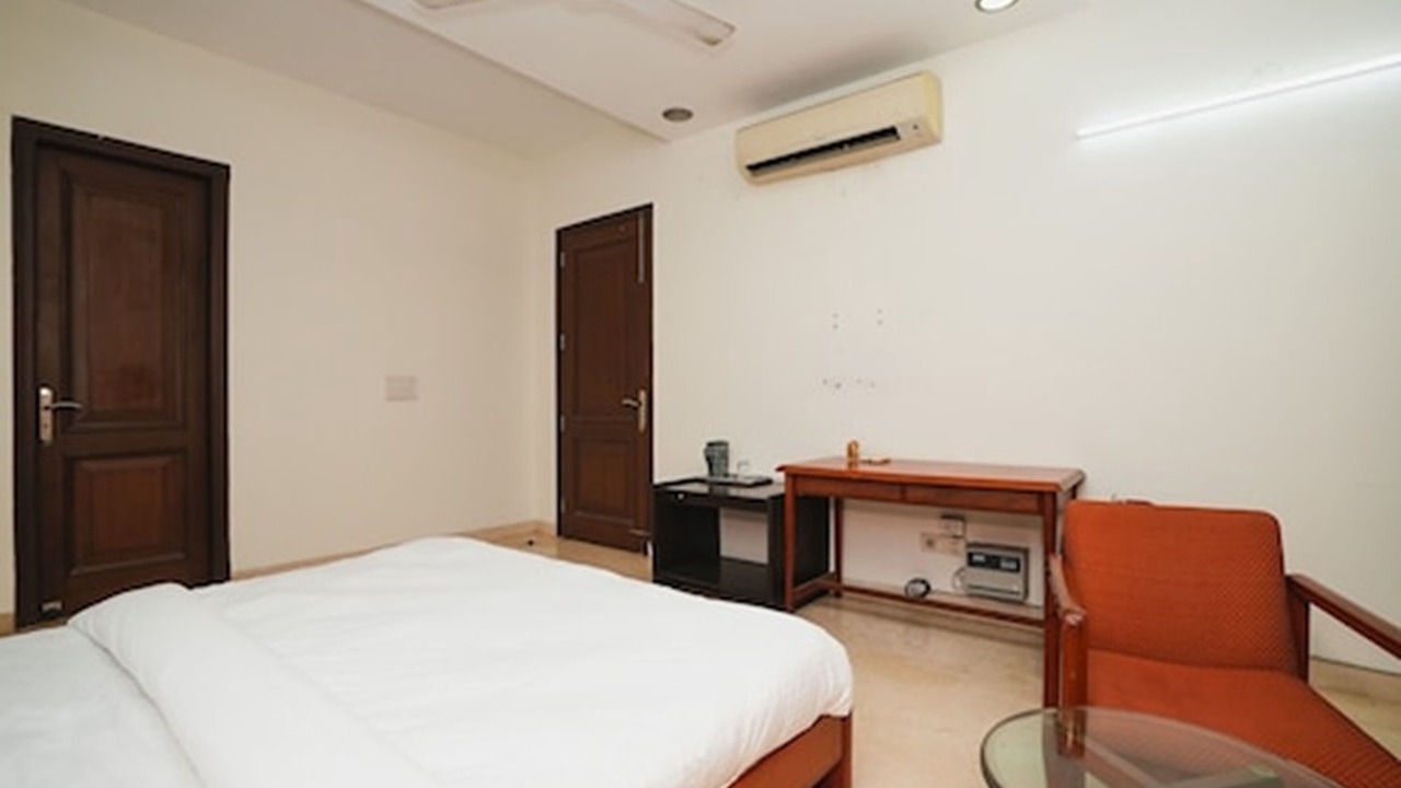 Photo of Bedroom in East of Kailash