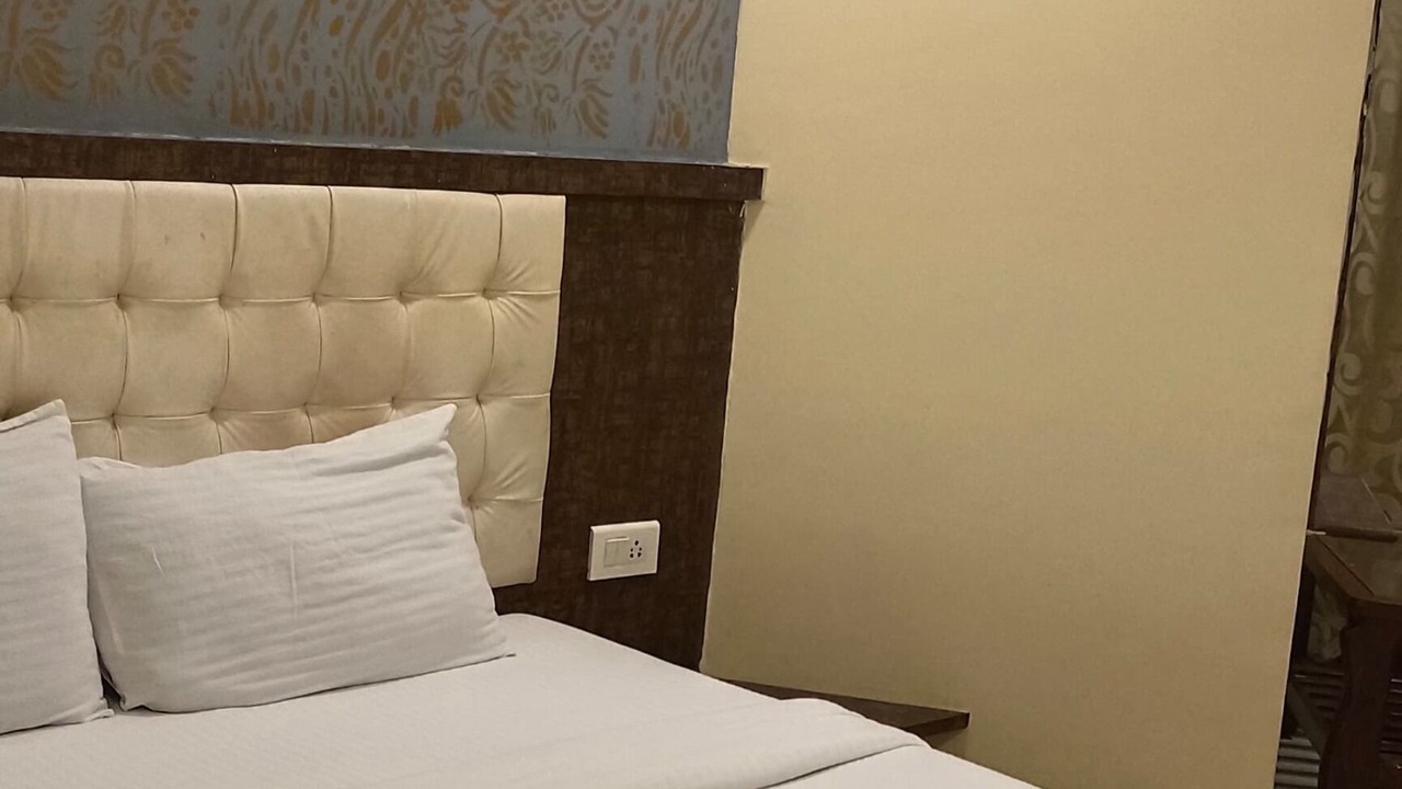 Photo of Bedroom in Jogeshwari West