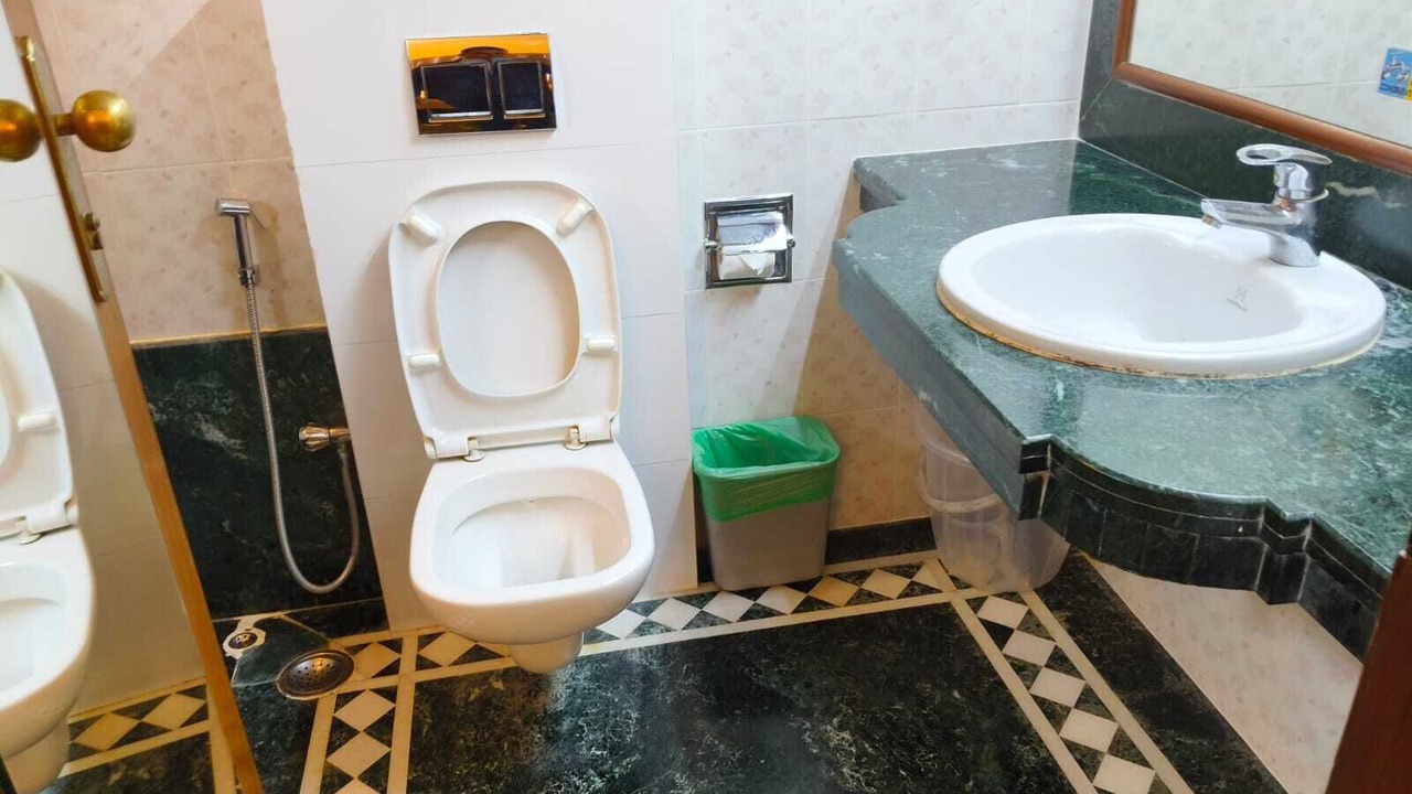 Photo of Bathroom in Prabhadevi