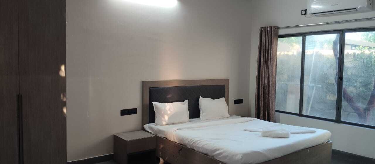 Photo of Bedroom in Junagadh