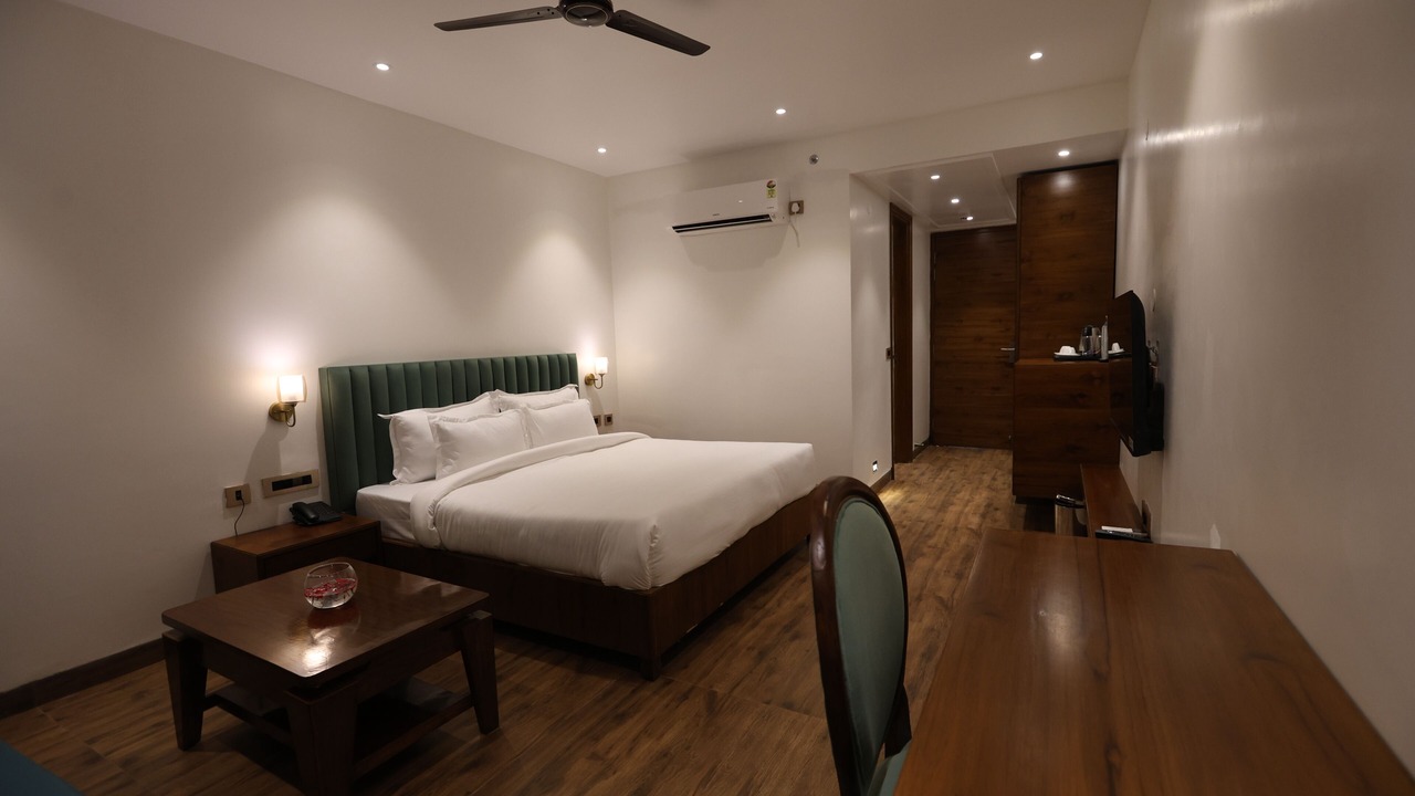 Photo of Bedroom in Dharampur