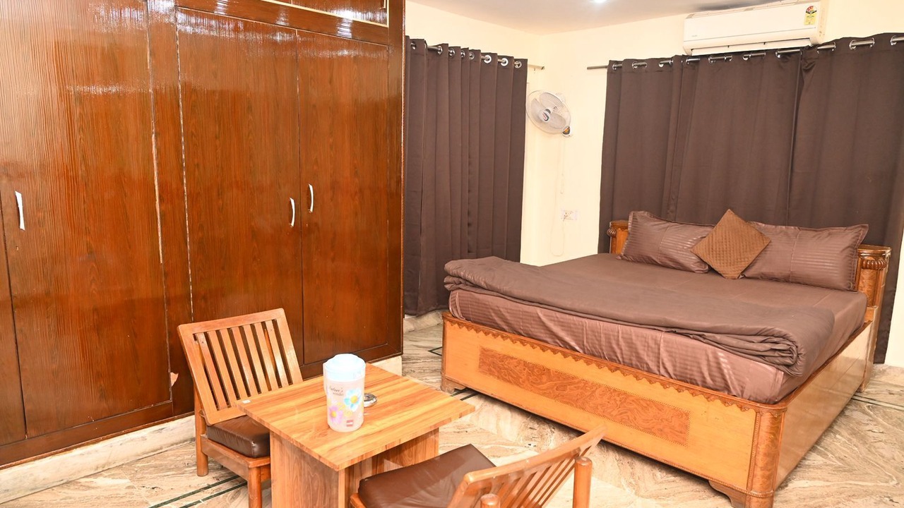 Photo of Bedroom in Auli