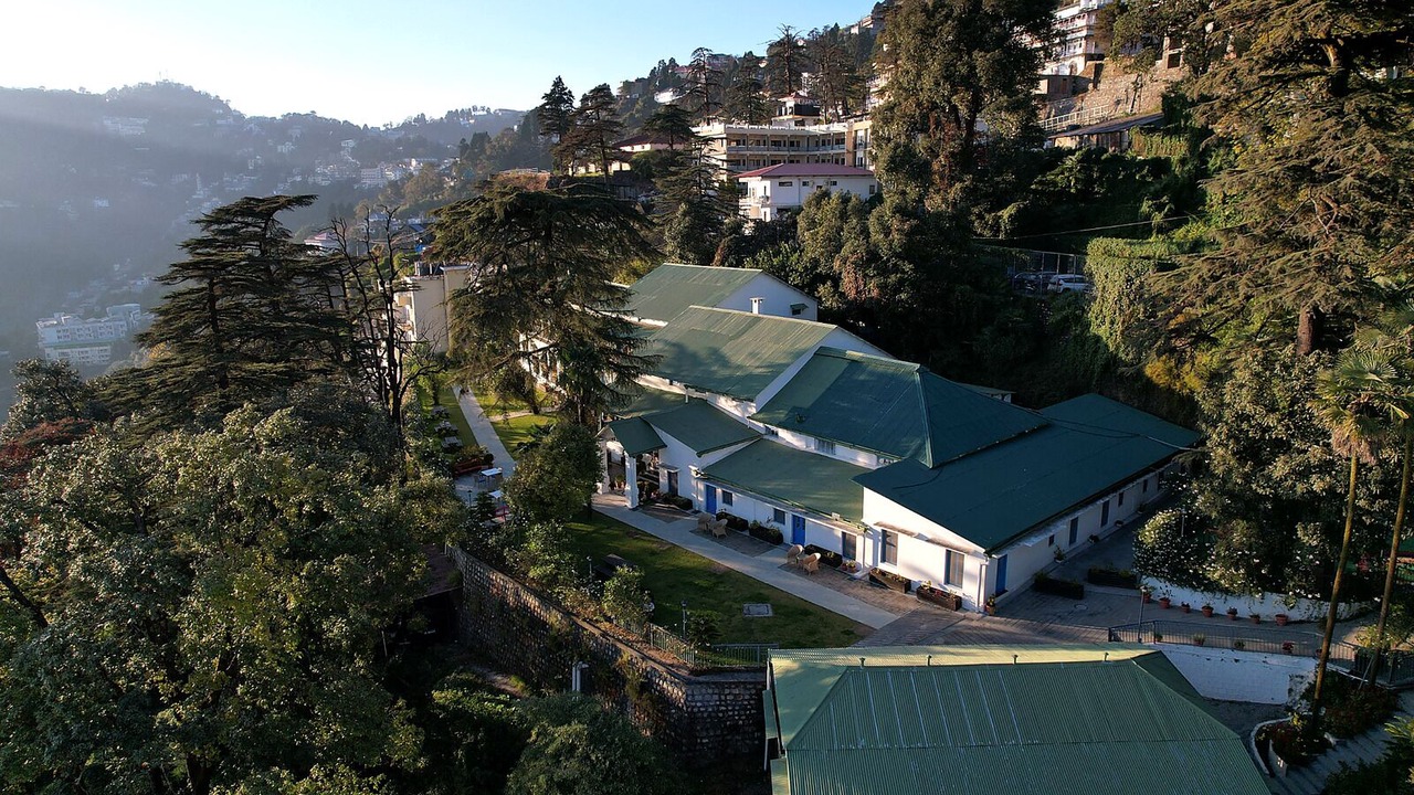 Photo of Outdoor in The Mall Road
