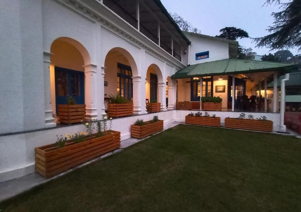 Photo of Outdoor in The Mall Road