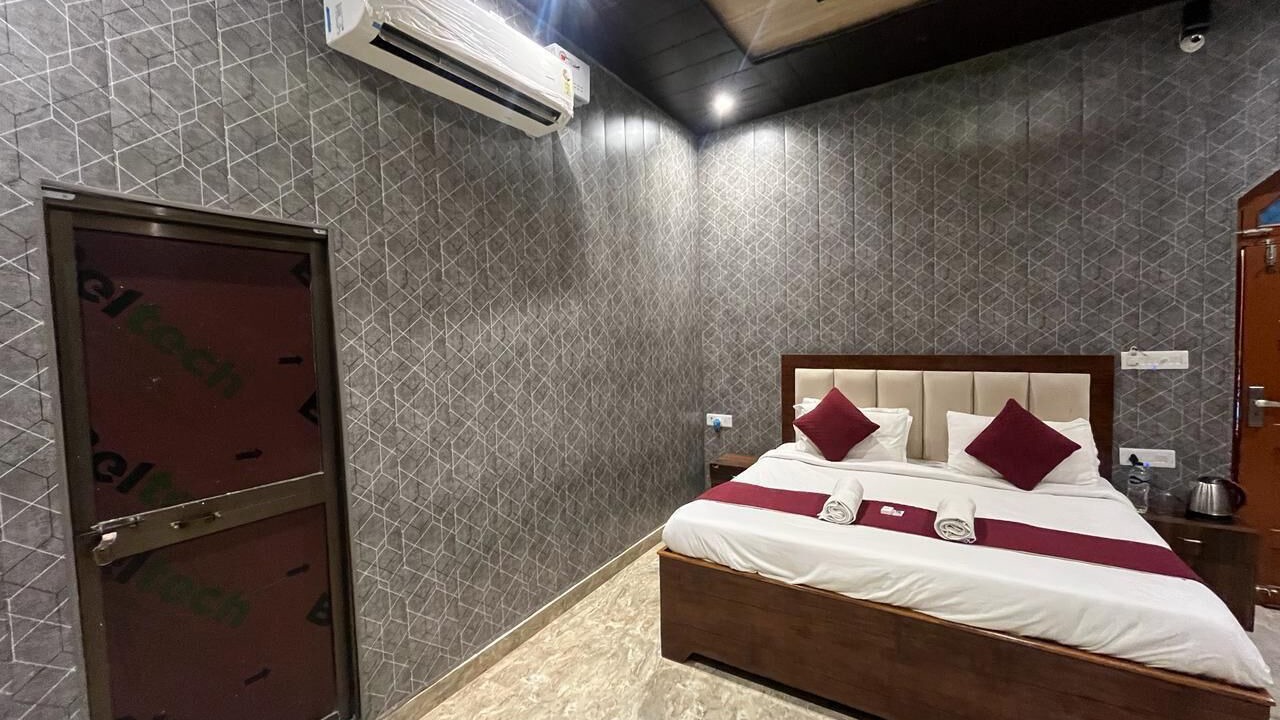 Photo of Bedroom in Karol Bagh