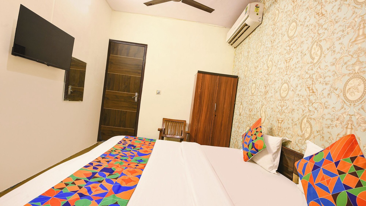 Photo of Bedroom in East of Kailash