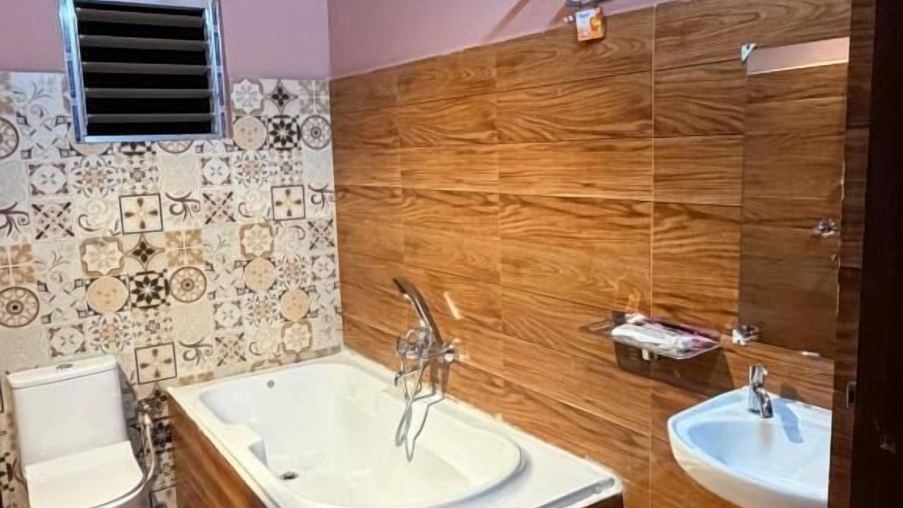 Photo of Bathroom in Neora