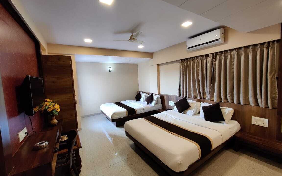 Photo of Bedroom in Mahabaleshwar