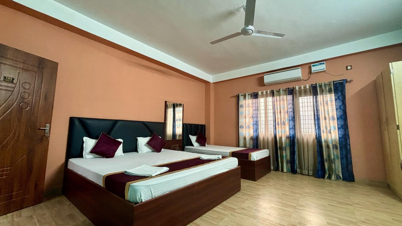 Photo of Bedroom in Sualkuchi