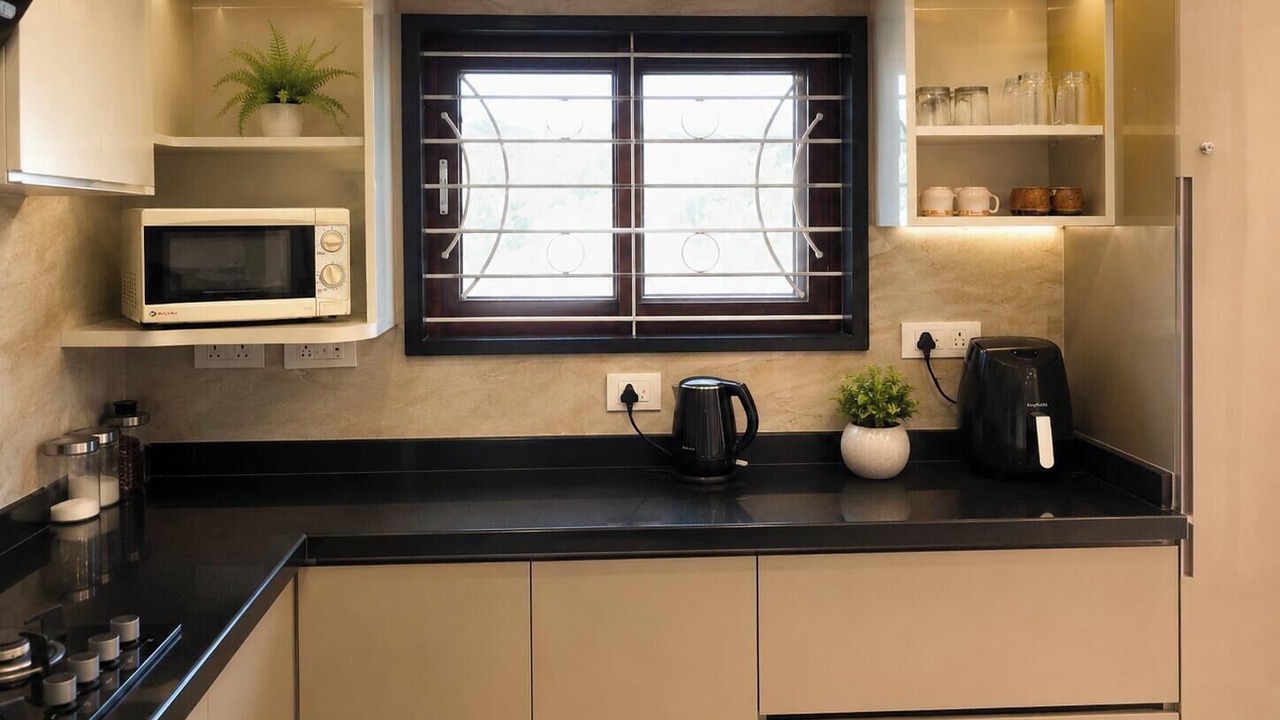 Photo of Kitchen in HBR Layout