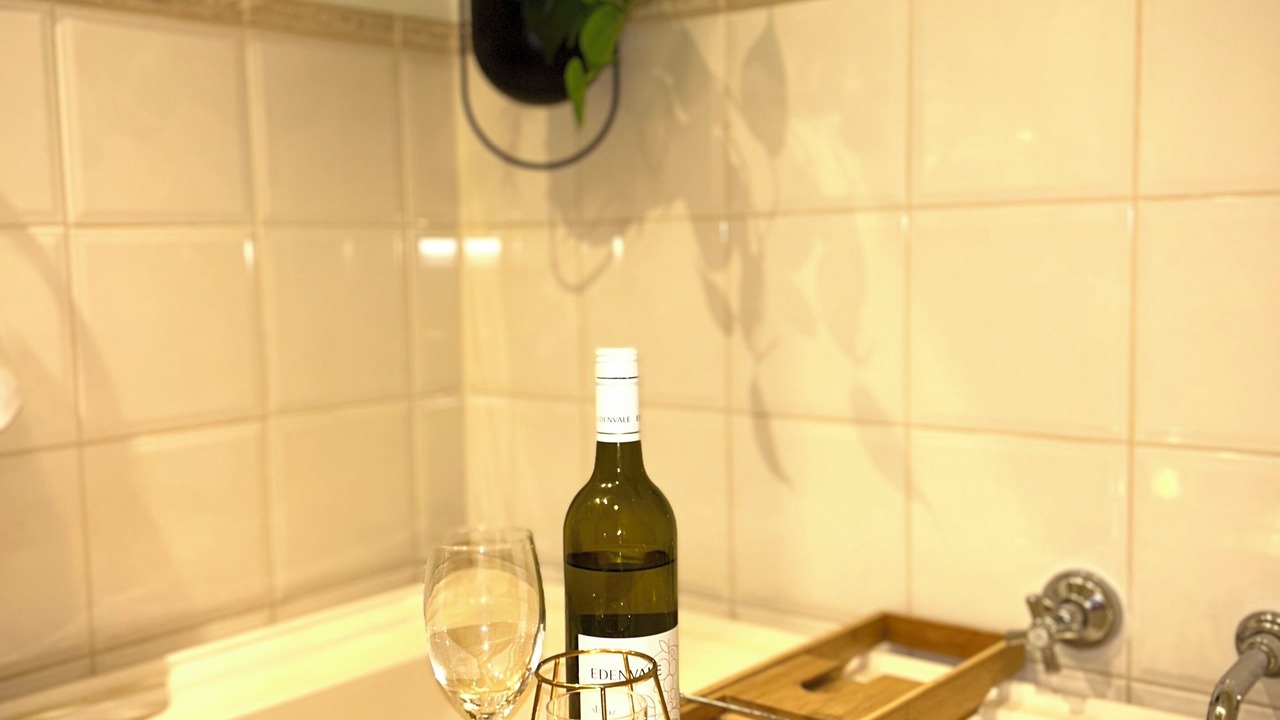 Photo of Bathroom in Sanctuary Lakes