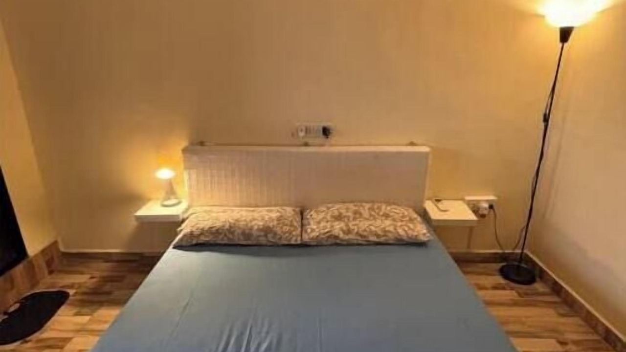 Photo of Bedroom in Pali Hill