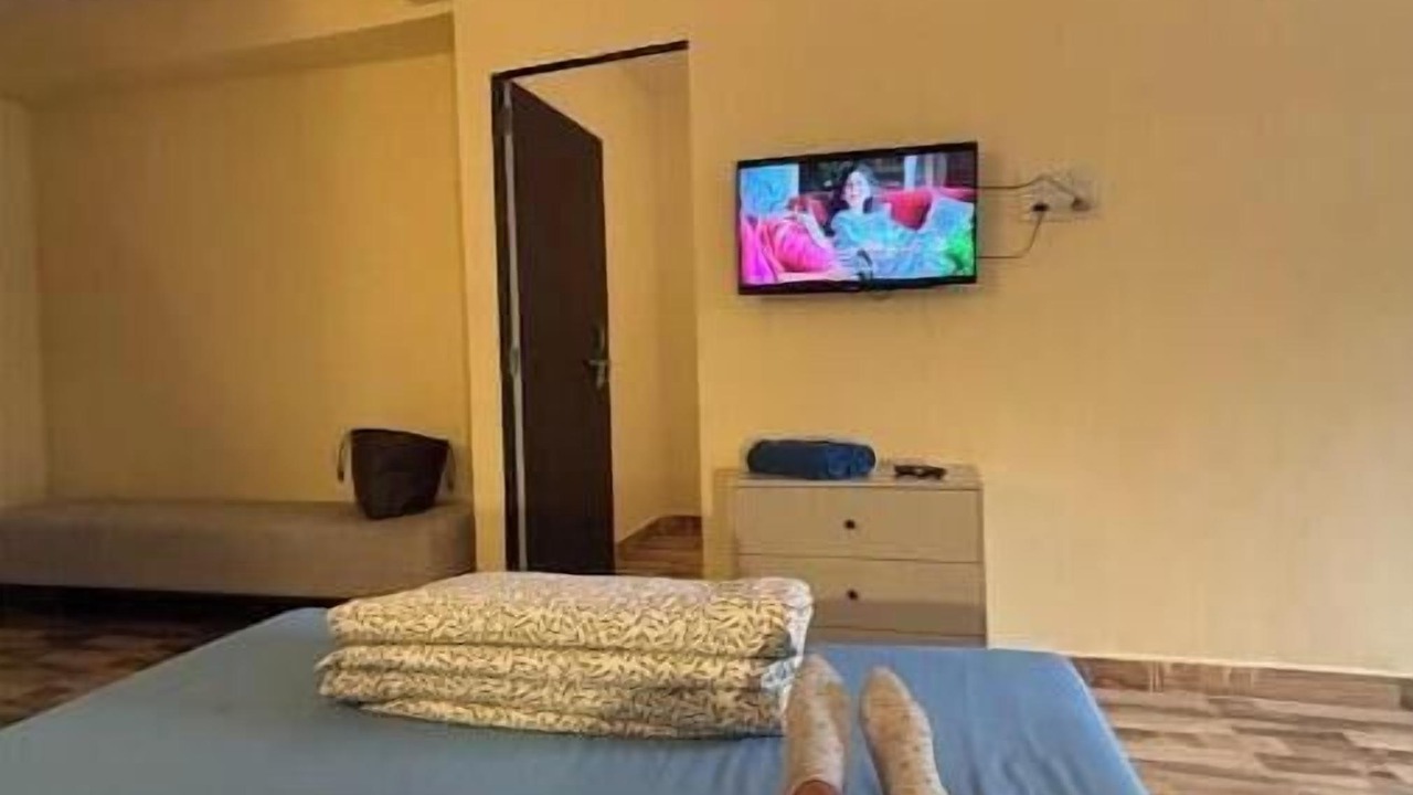 Photo of Bedroom in Pali Hill