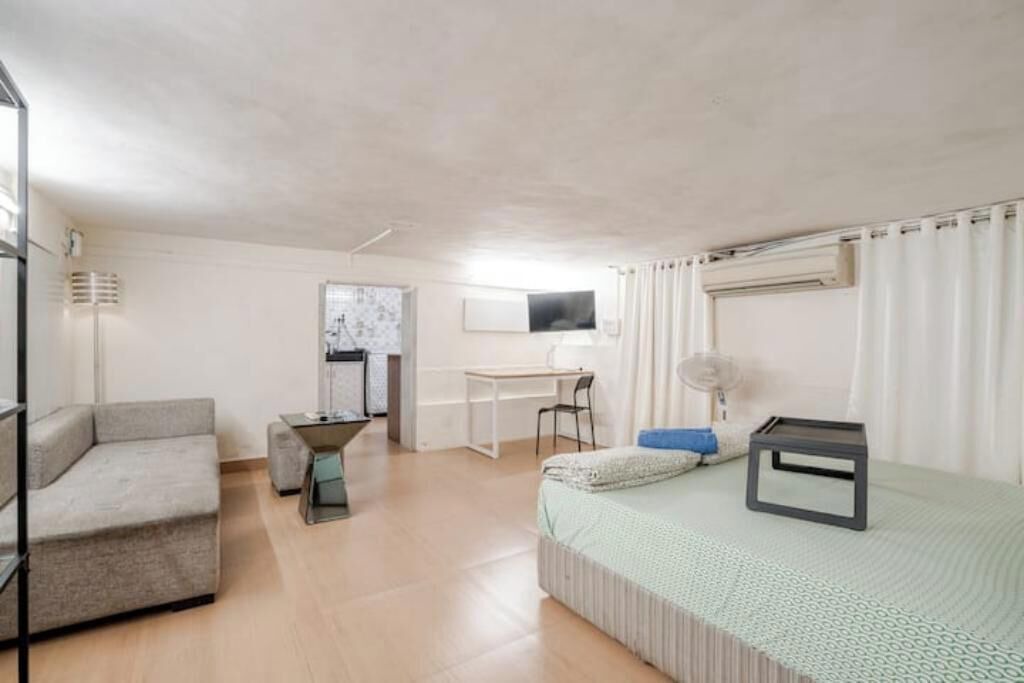 Photo of Bedroom in Pali Hill