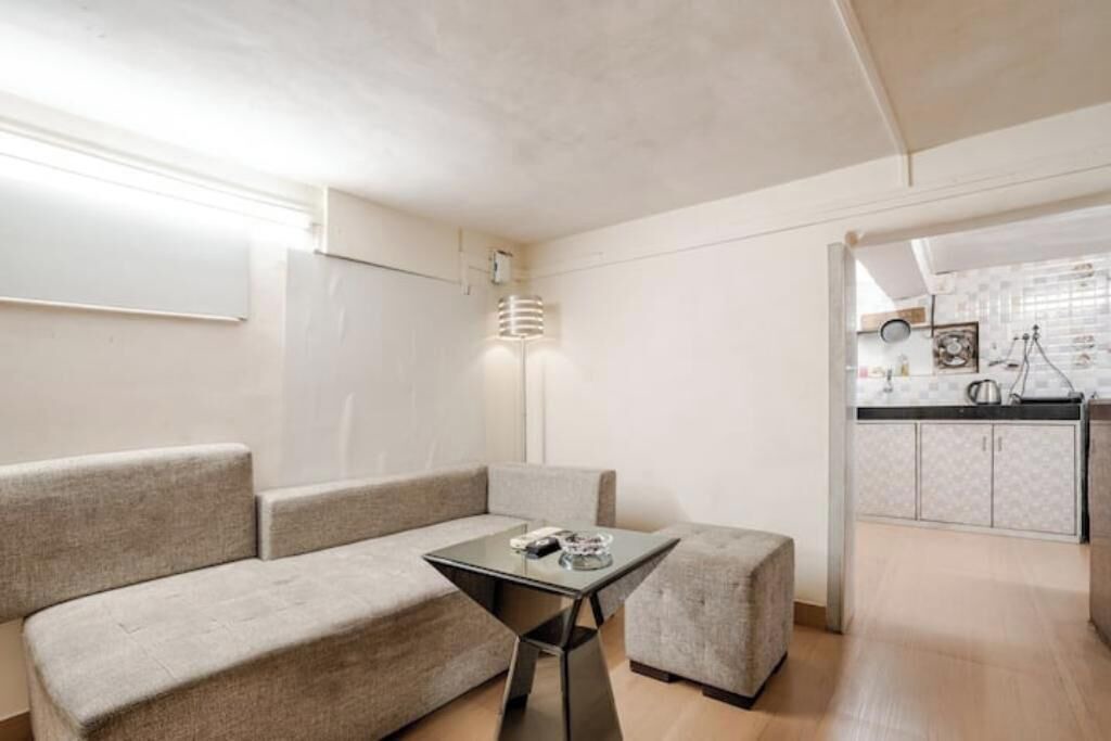 Photo of Livingroom in Pali Hill