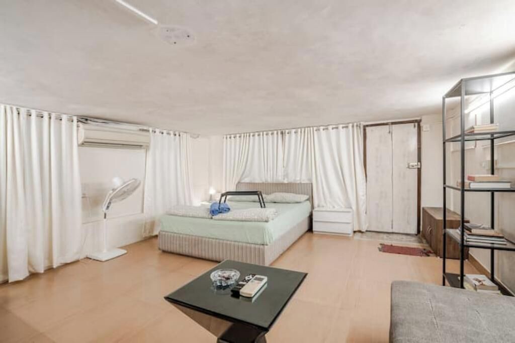 Photo of Bedroom in Pali Hill