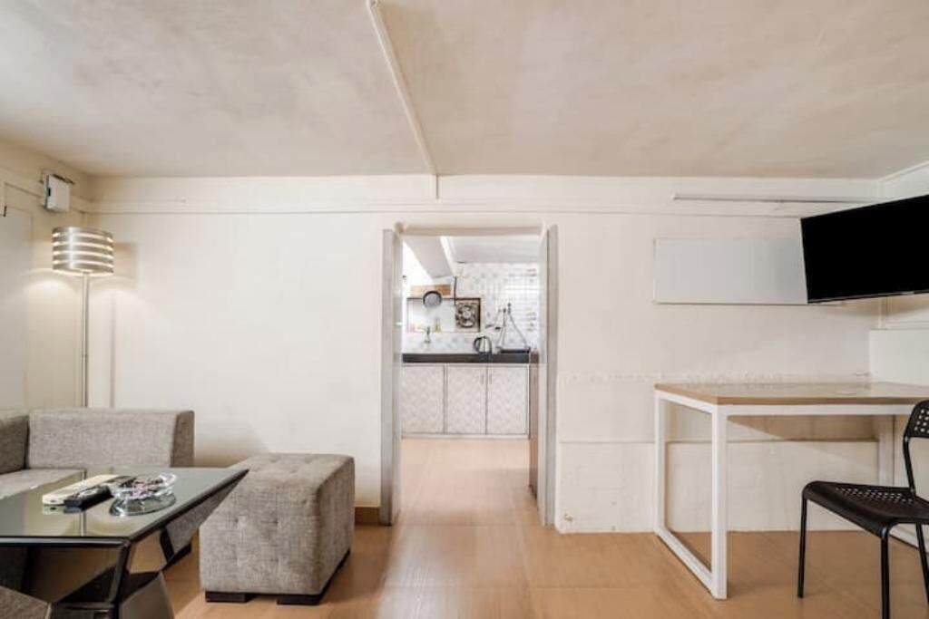 Photo of Livingroom in Pali Hill