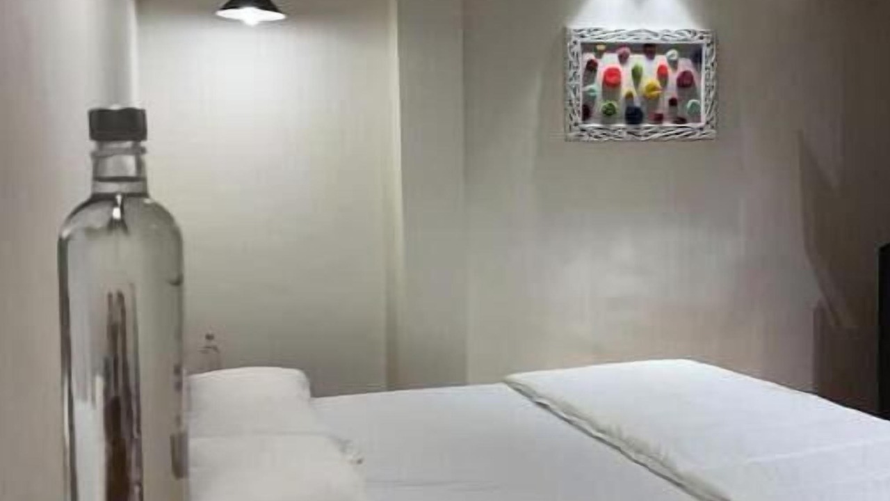 Photo of Bedroom in Pali Hill