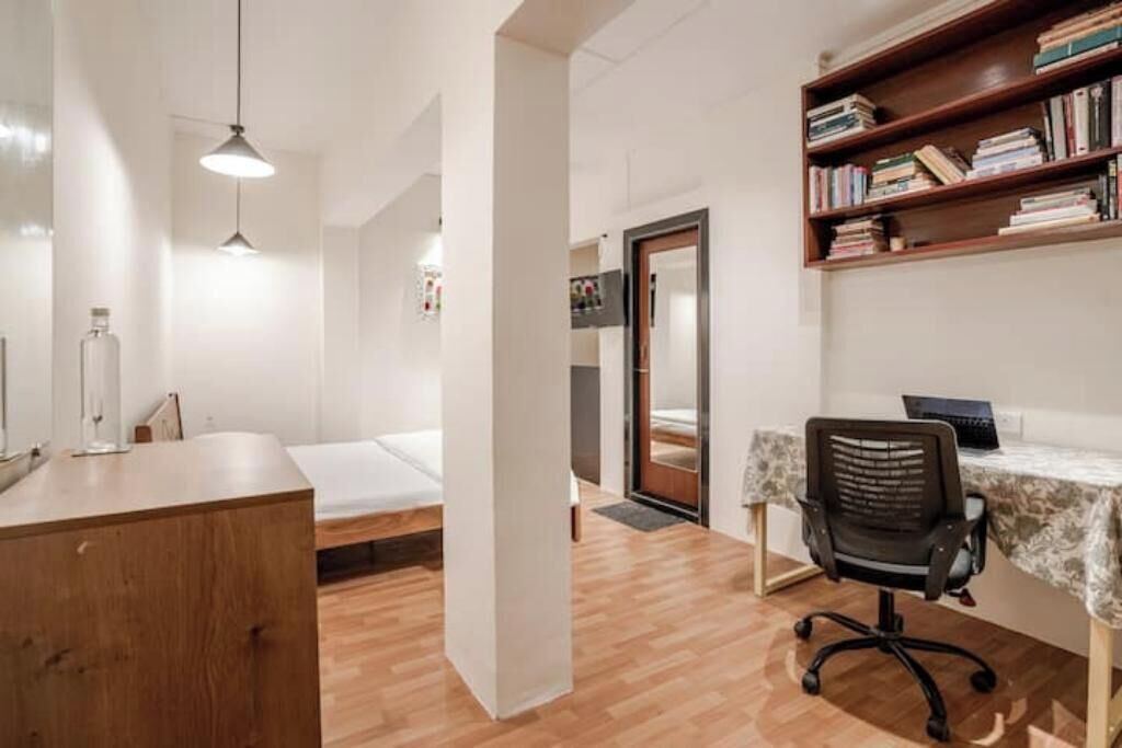 Photo of Bedroom in Pali Hill