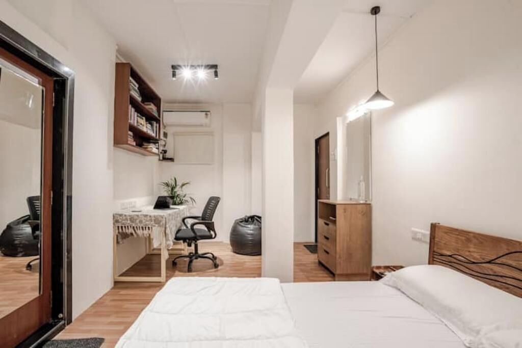 Photo of Bedroom in Pali Hill