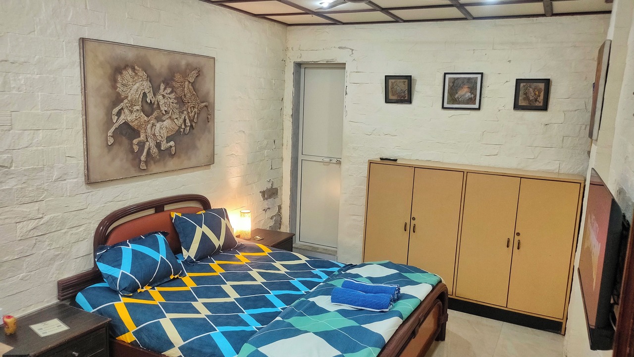 Photo of Bedroom in Juhu