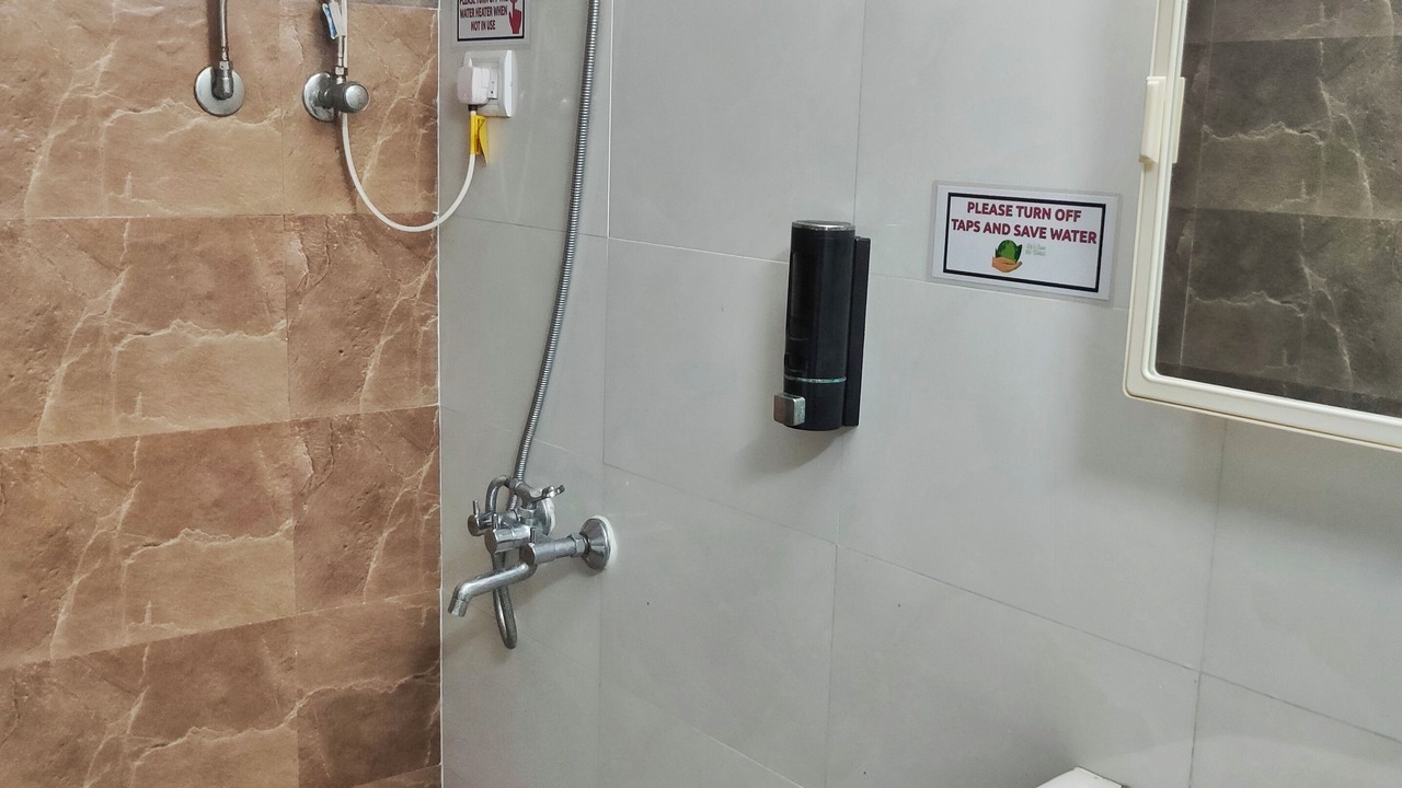 Photo of Bathroom in Juhu