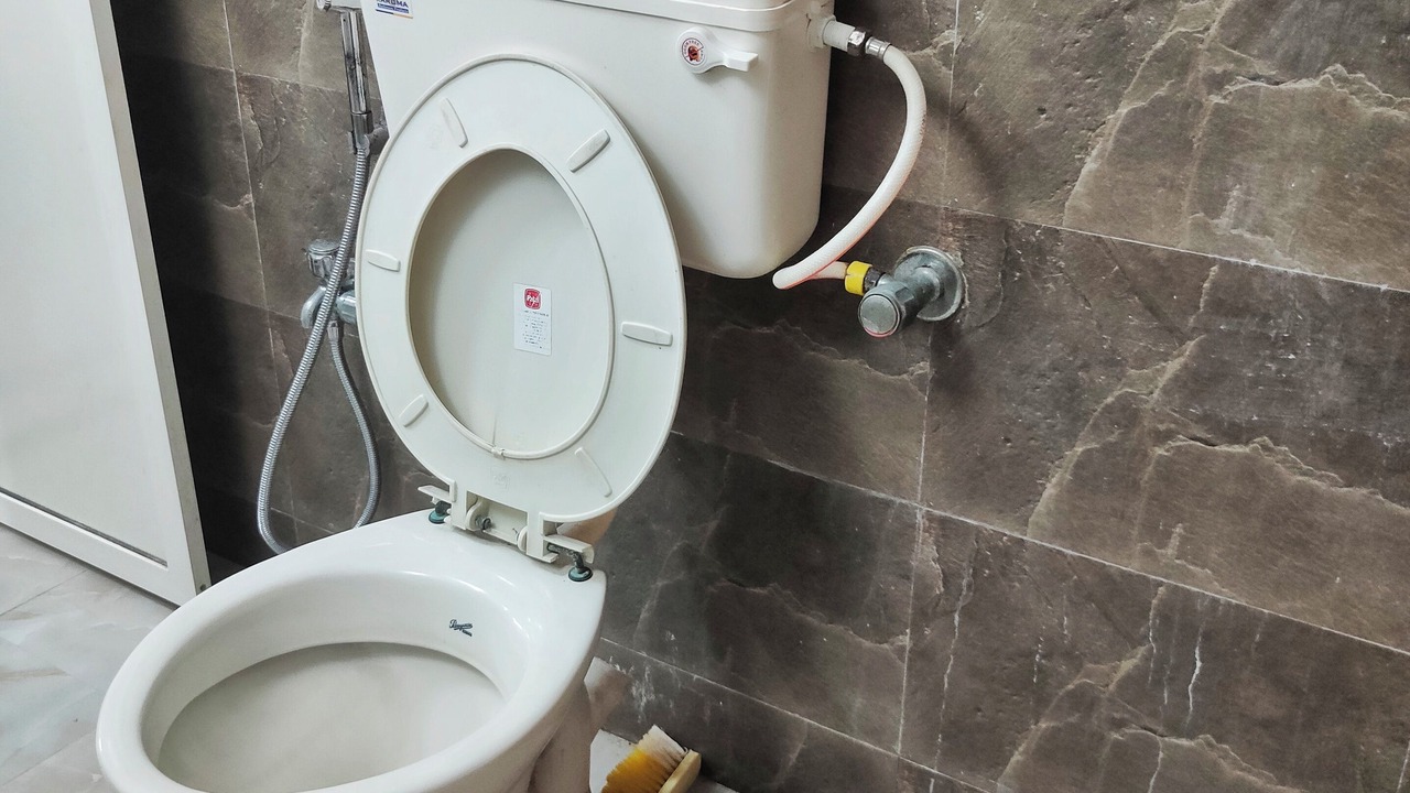 Photo of Bathroom in Juhu