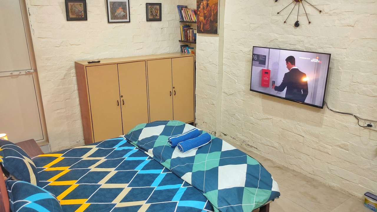 Photo of Bedroom in Juhu