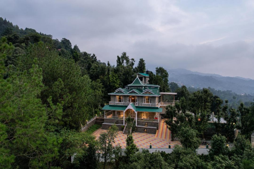 Photo of Others in Shoghi