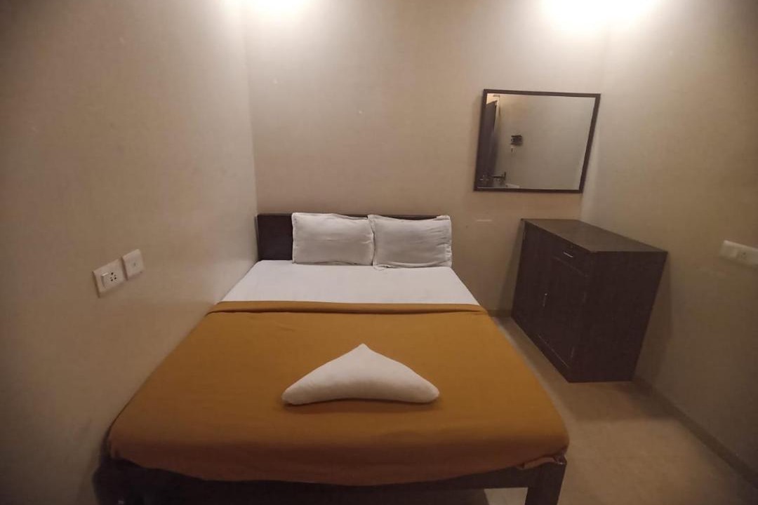 Photo of Bedroom in Triplicane