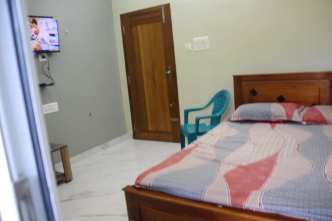 Photo of Bedroom in Tiruchendur