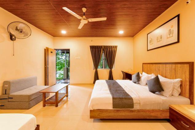 Photo of Bedroom in Timbholi