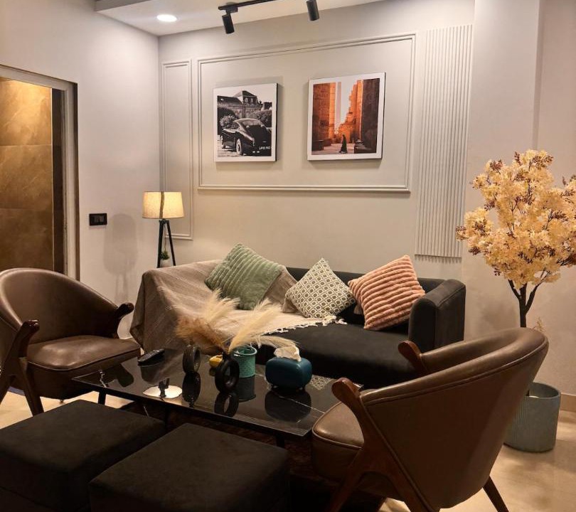 Photo of Livingroom in DLF Phase 3