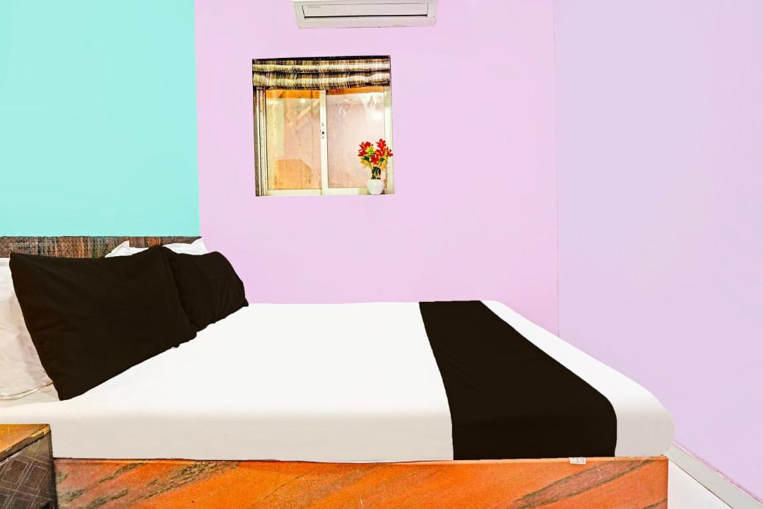 Photo of Bedroom in Prabhadevi