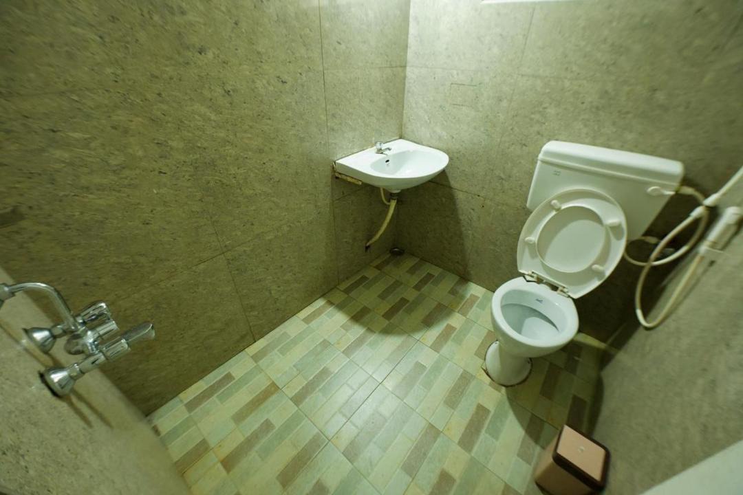 Photo of Bathroom in Ooty