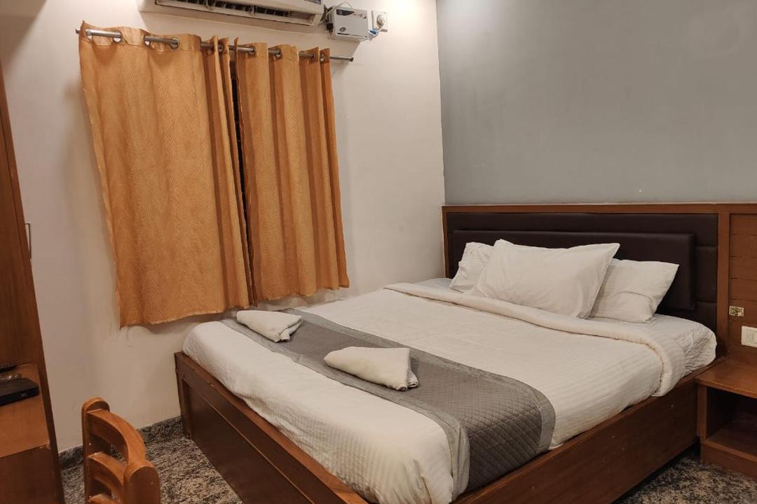 Photo of Bedroom in Triplicane