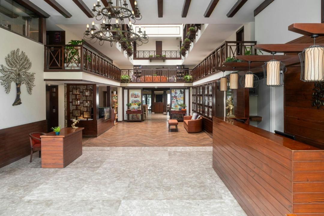 Photo of Others in The Mall Road