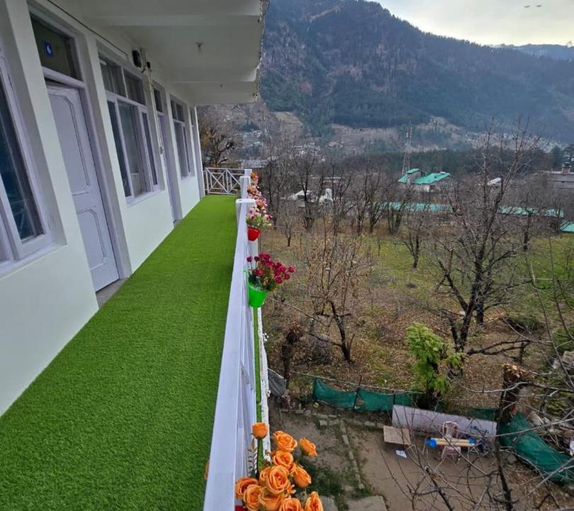 Photo of Others in Old Manali
